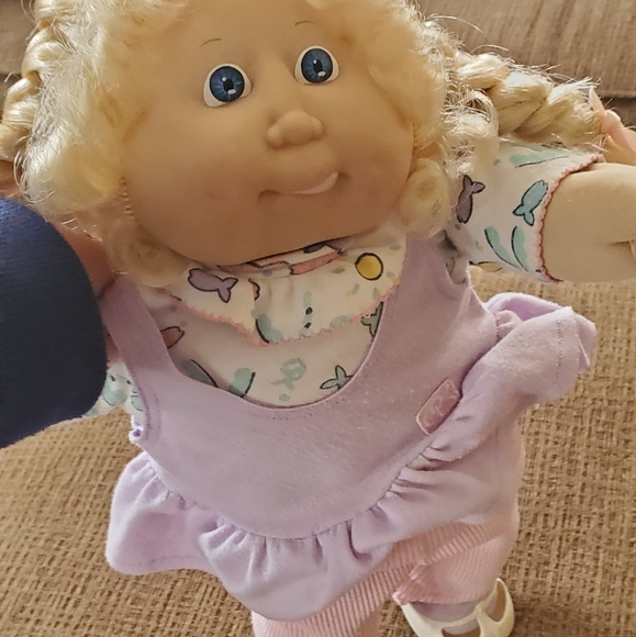 Cabbage patch doll - Picture 3 of 8
